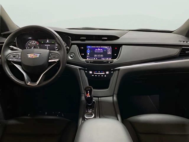 Used 2024 Cadillac XT6 Luxury AWD/4WD image 13