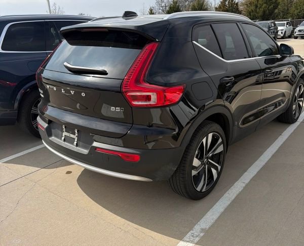 Used 2024 Volvo XC40 B5 Plus w/ Protection Package Premier image 6