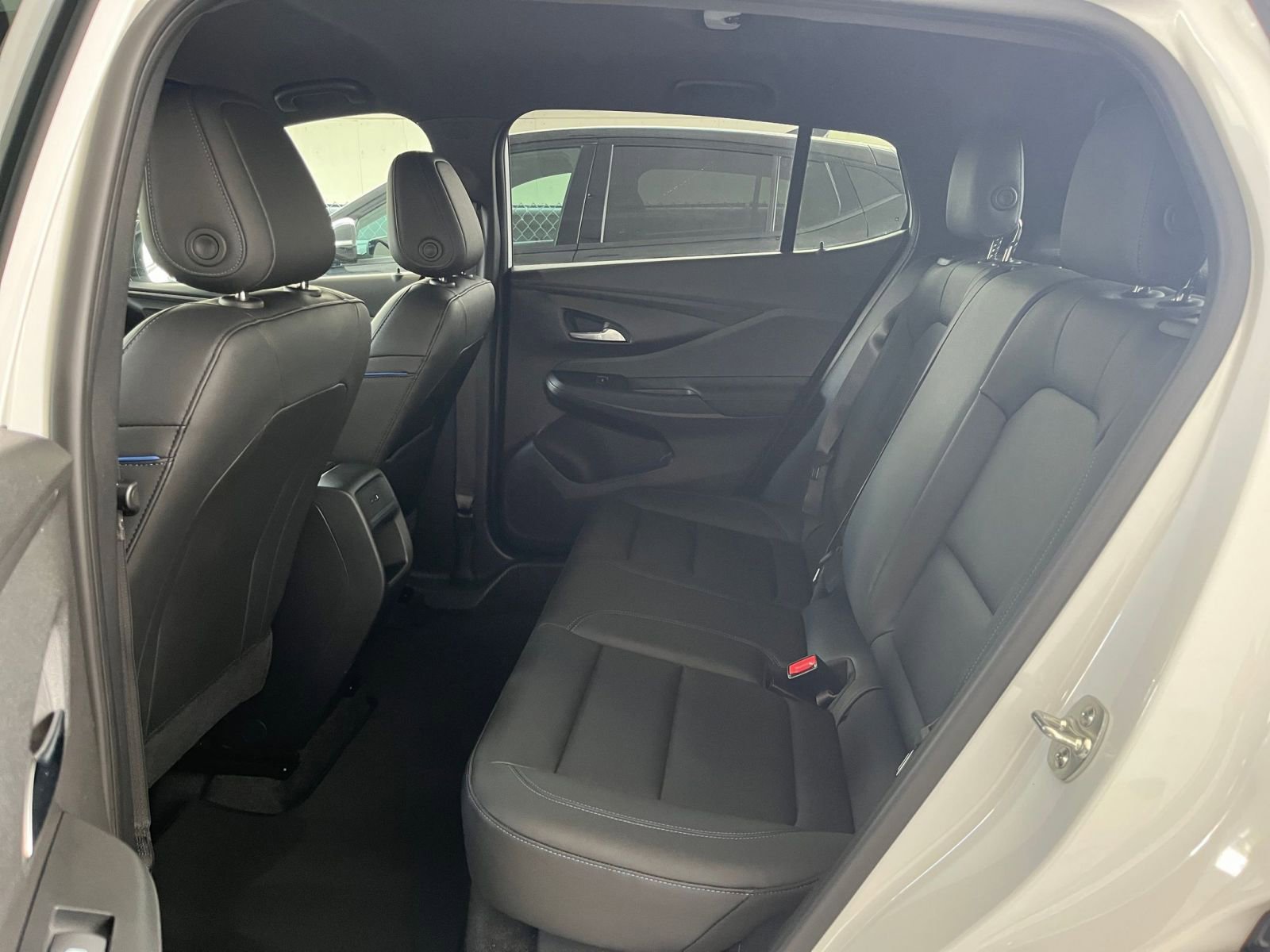 Used 2025 Buick Envista Sport Touring image 25