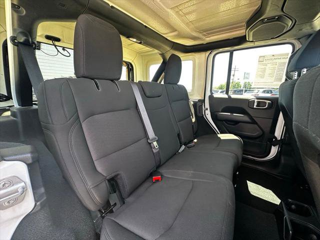 Used 2019 Jeep Wrangler Unlimited Sahara AWD/4WD image 25