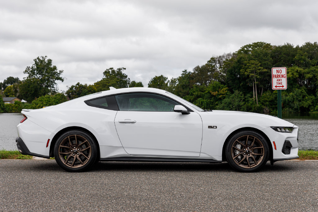Used 2024 Ford Mustang GT Premium RWD image 4
