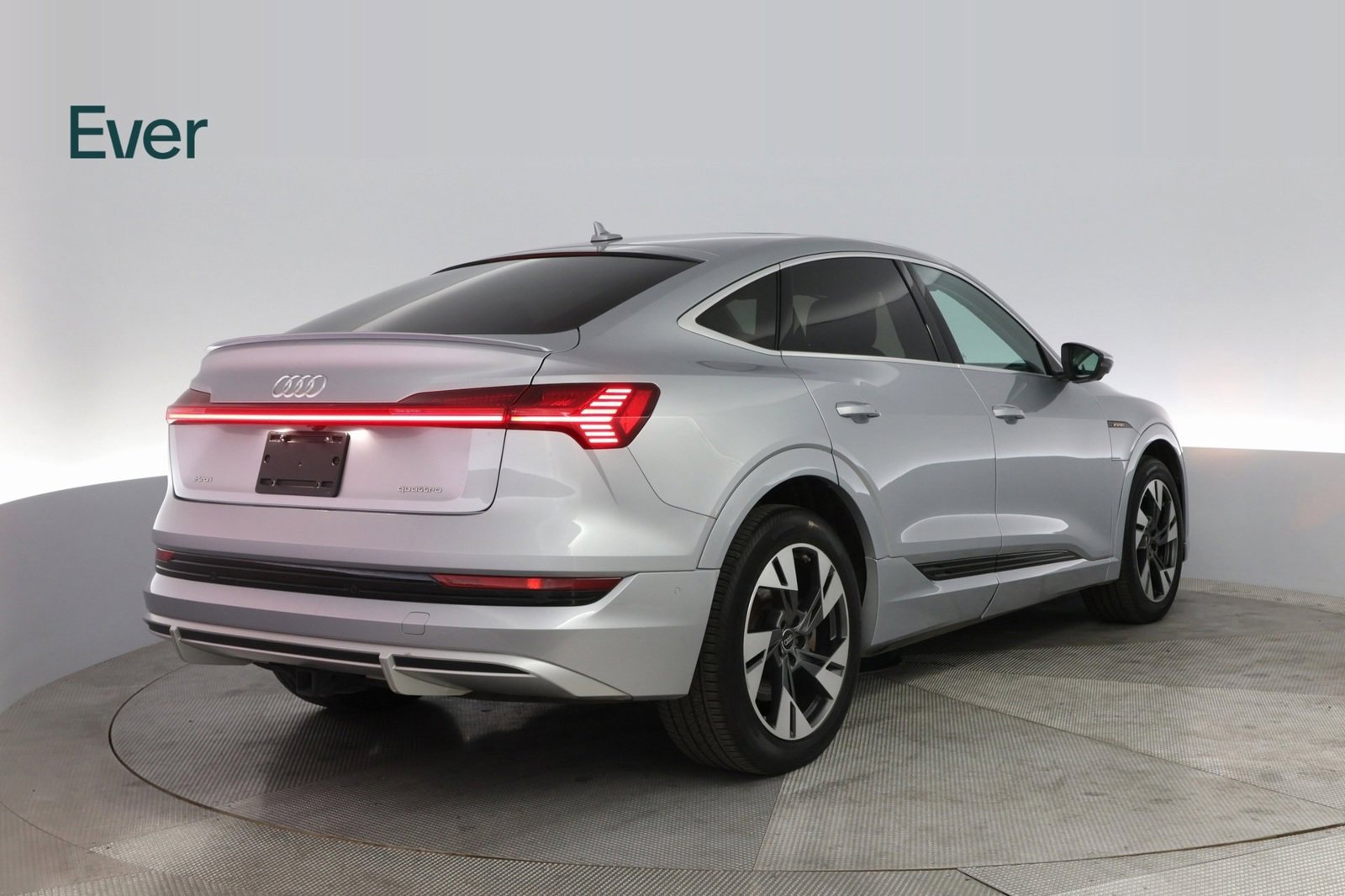 Used 2022 Audi e-tron Premium Plus image 12