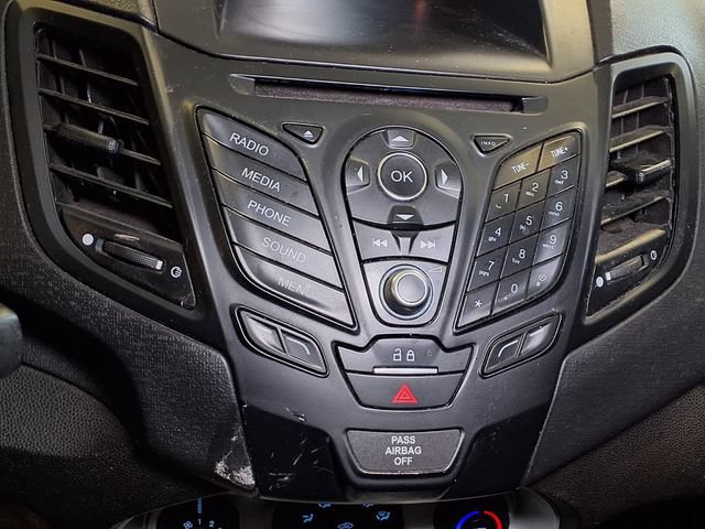 Used 2015 Ford Fiesta SE FWD image 7