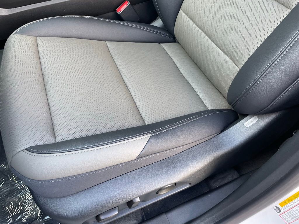 New 2026 Chevrolet Equinox LT w/ Convenience Package II image 25