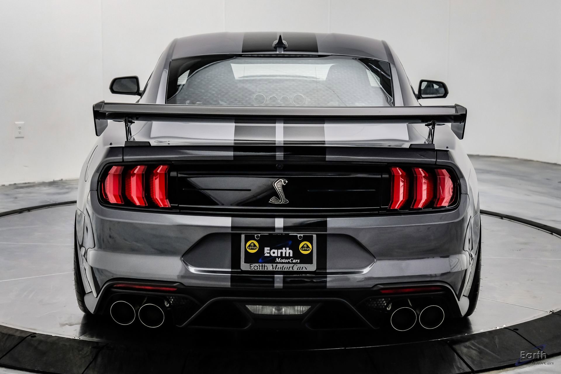 Used 2021 Ford Mustang Shelby GT500 w/ Carbon Fiber Track Pack image 13