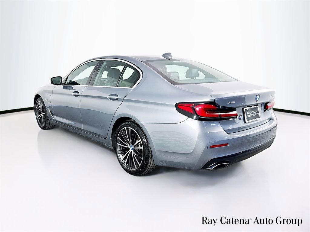 Certified 2023 BMW 530e xDrive w/ Premium Package image 5