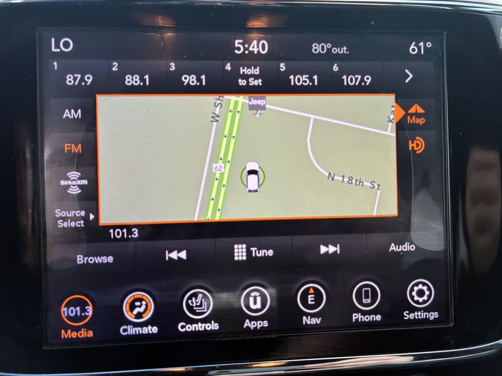 Used 2020 Jeep Grand Cherokee Limited AWD/4WD image 9