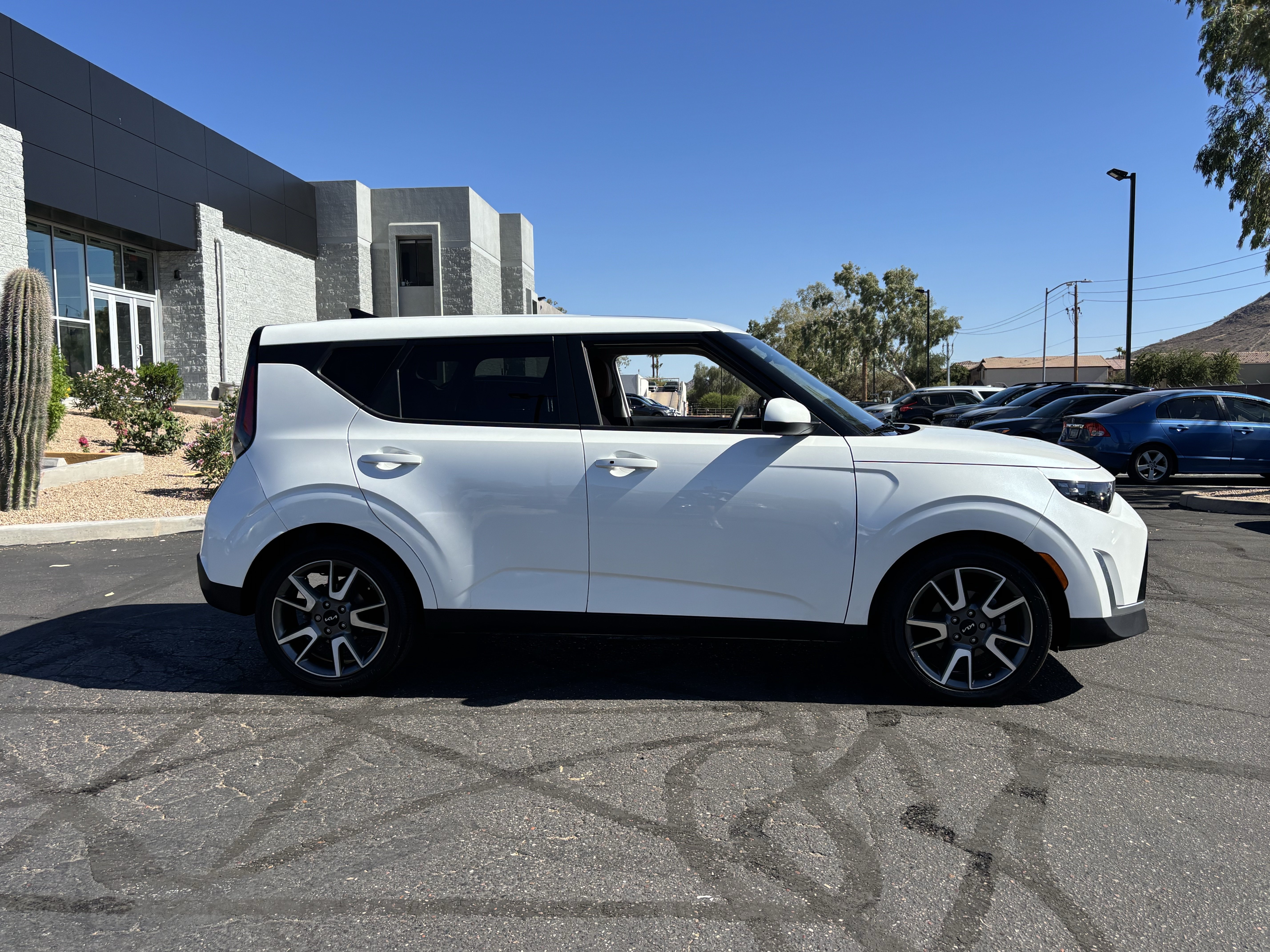 Certified 2024 Kia Soul EX w/ Option Group 015 FWD image 2