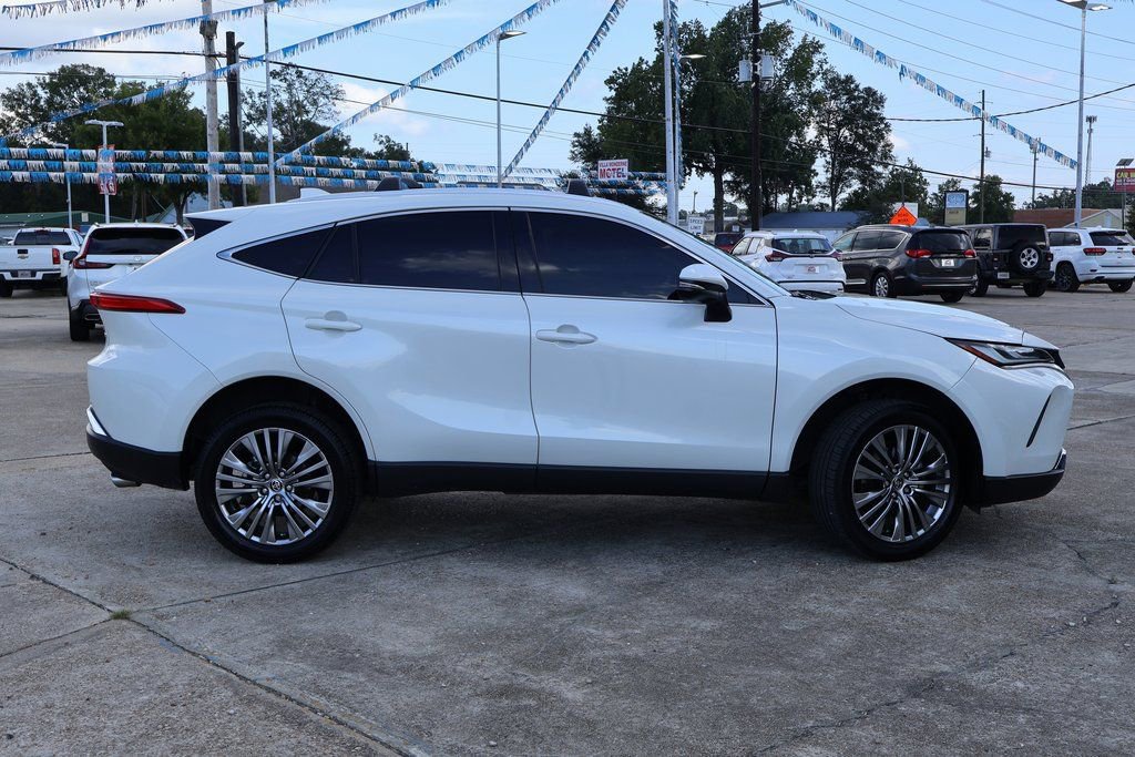 Used 2022 Toyota Venza XLE image 20