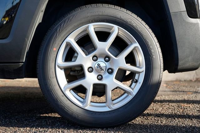 Used 2023 Jeep Renegade Latitude image 14