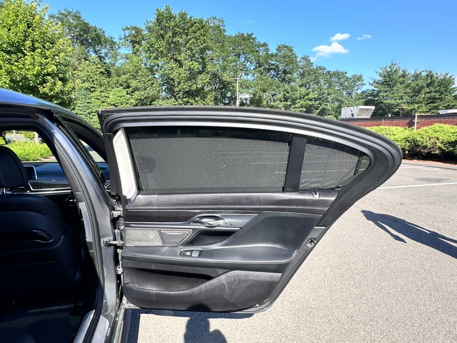 Used 2016 BMW 750i xDrive AWD/4WD image 20