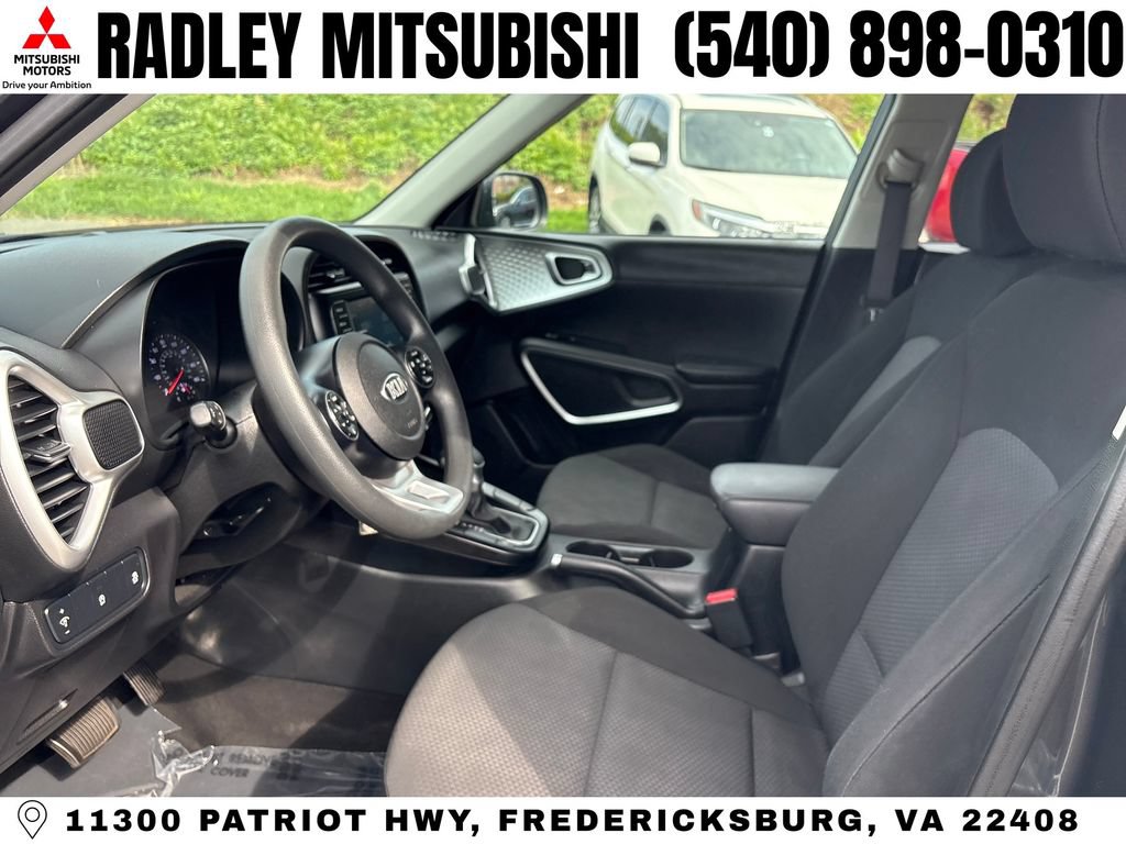Used 2021 Kia Soul LX FWD image 3