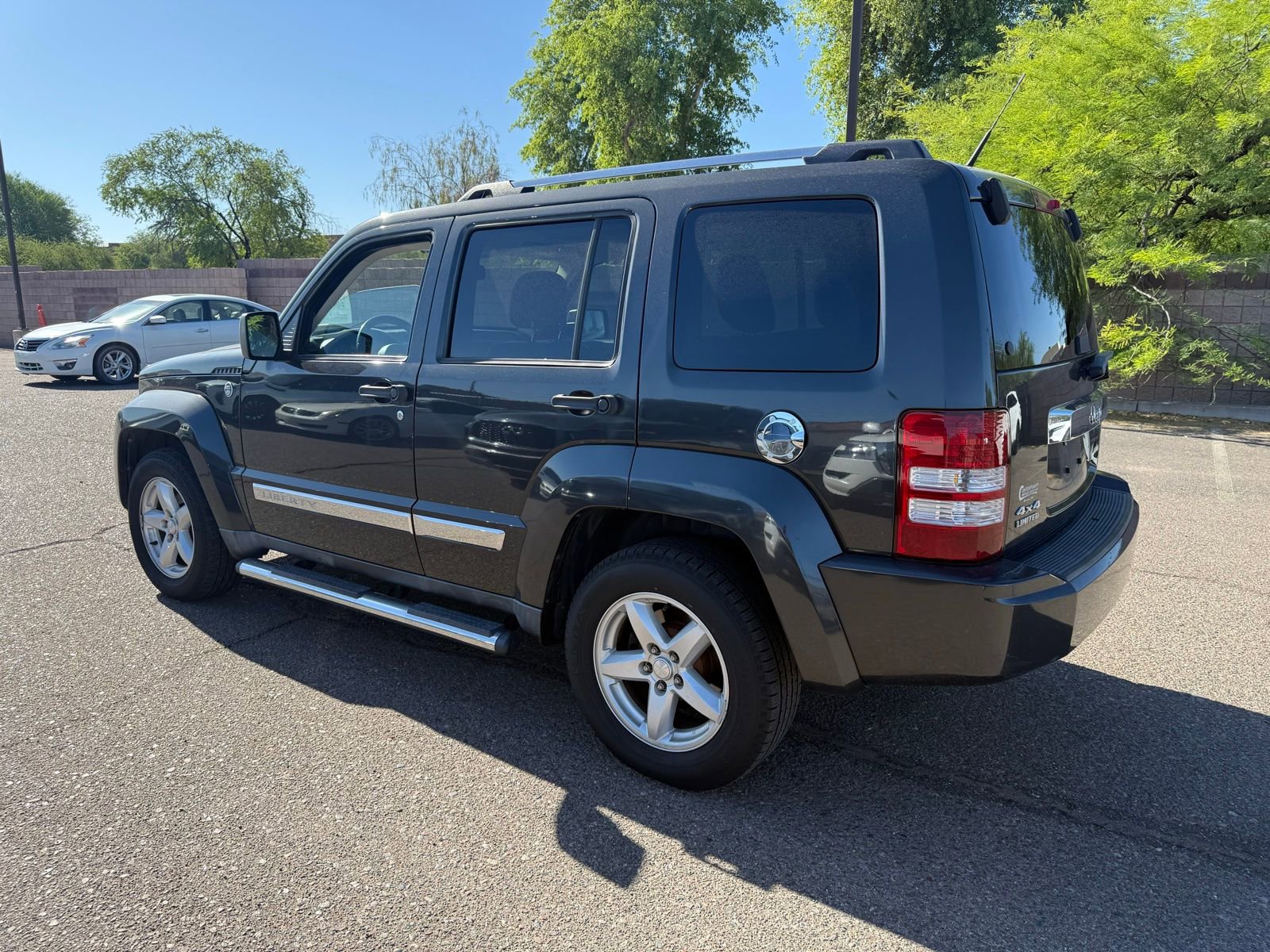 Used 2011 Jeep Liberty Limited w/ Chrome Accents Group image 7