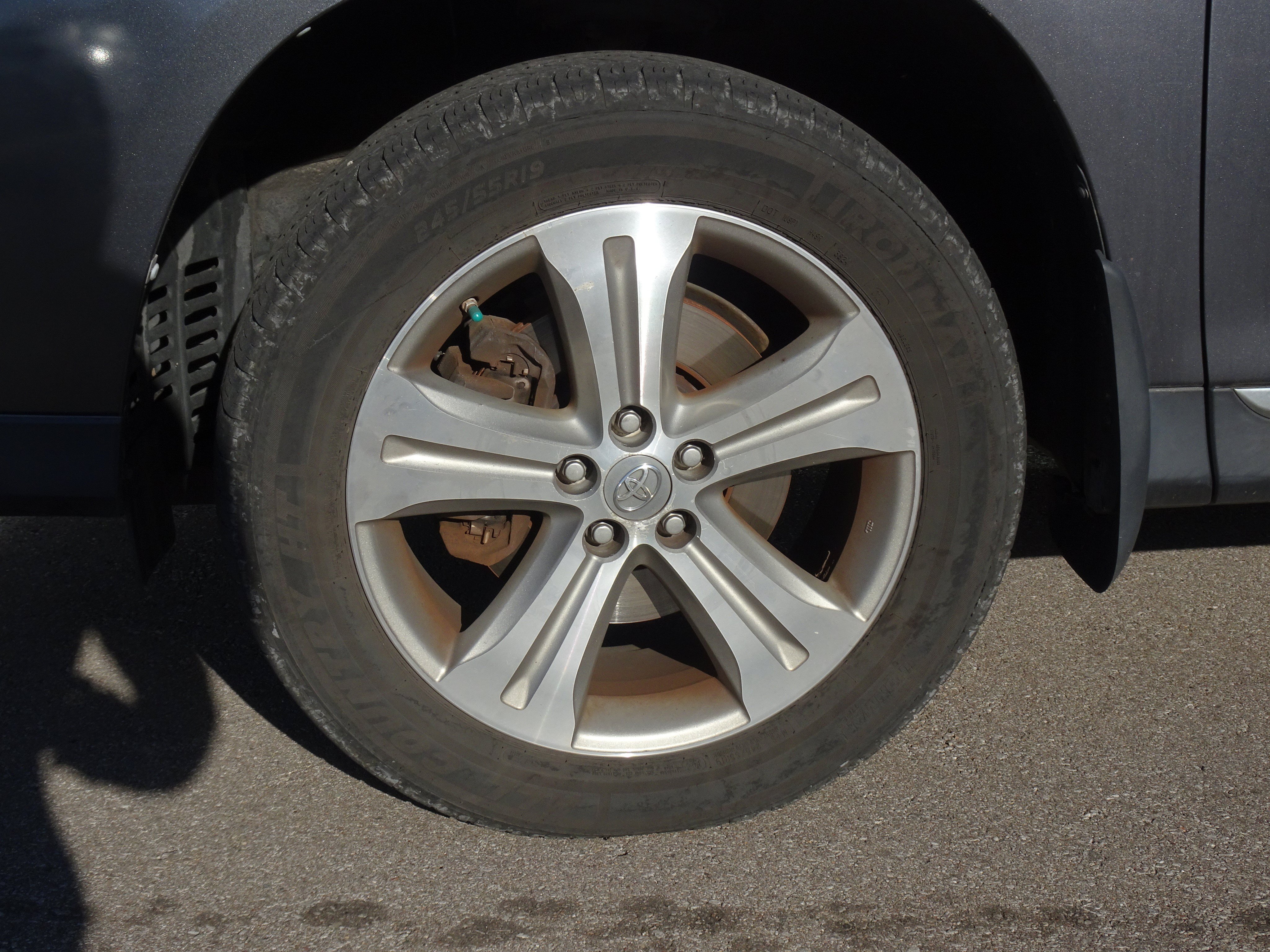 Used 2013 Toyota Highlander Limited AWD/4WD image 10