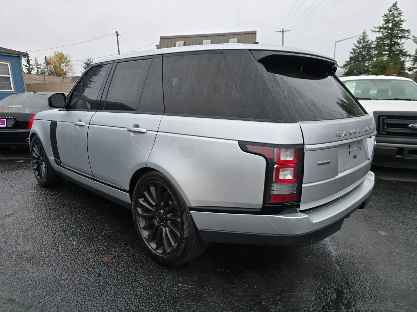 Used 2016 Land Rover Range Rover Supercharged image 3