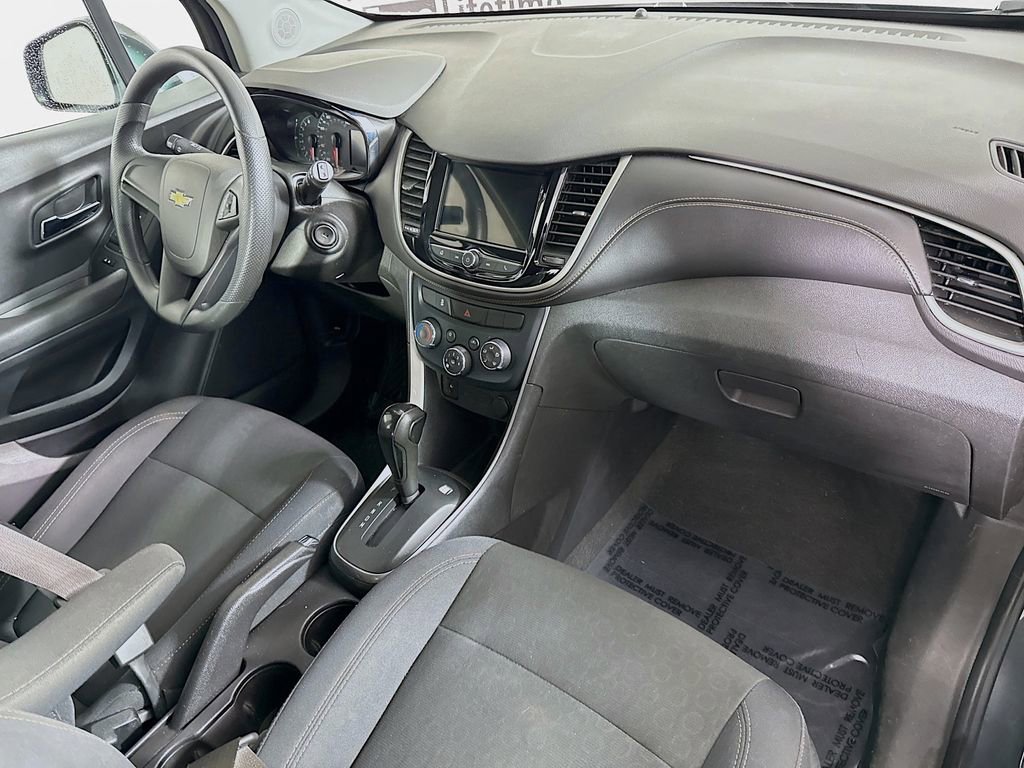 Used 2019 Chevrolet Trax LS image 28