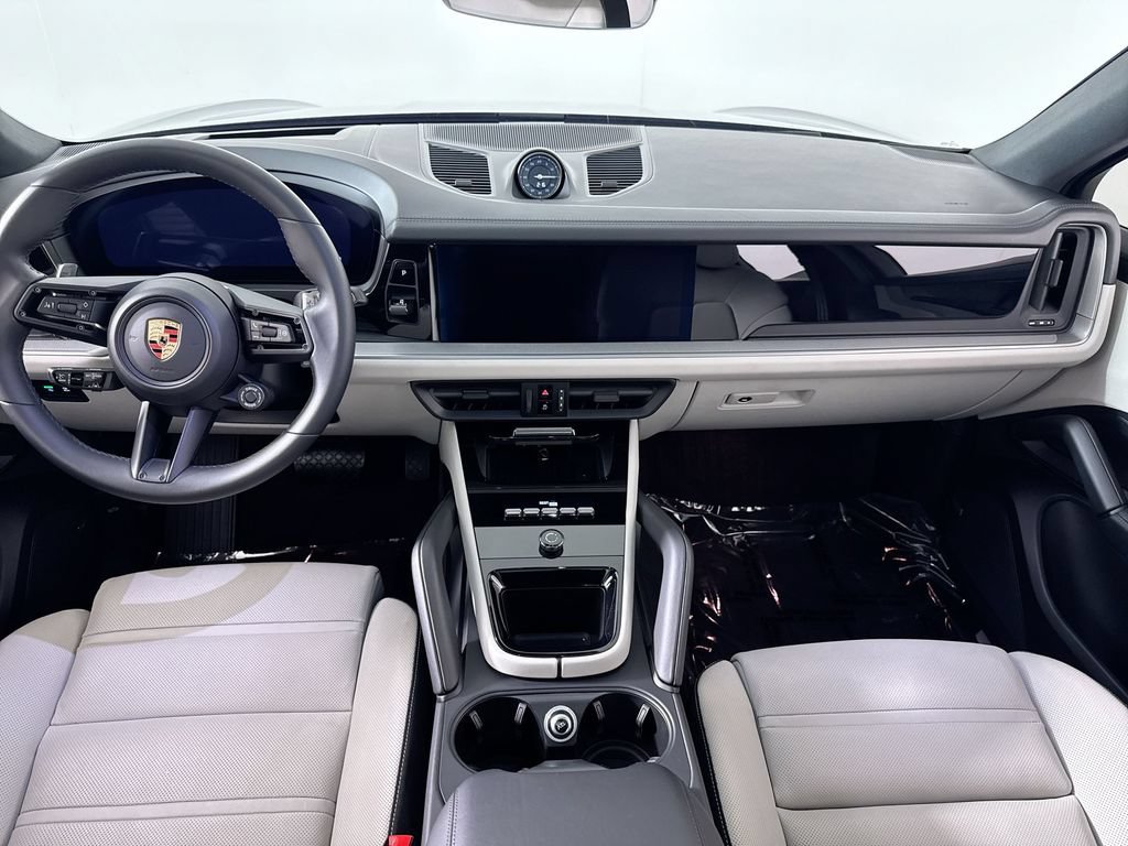 Used 2024 Porsche Cayenne Coupe AWD/4WD image 21