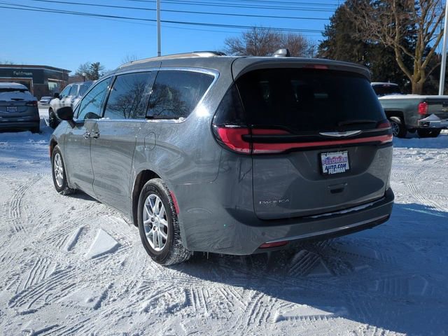 Used 2022 Chrysler Pacifica Touring-L image 5