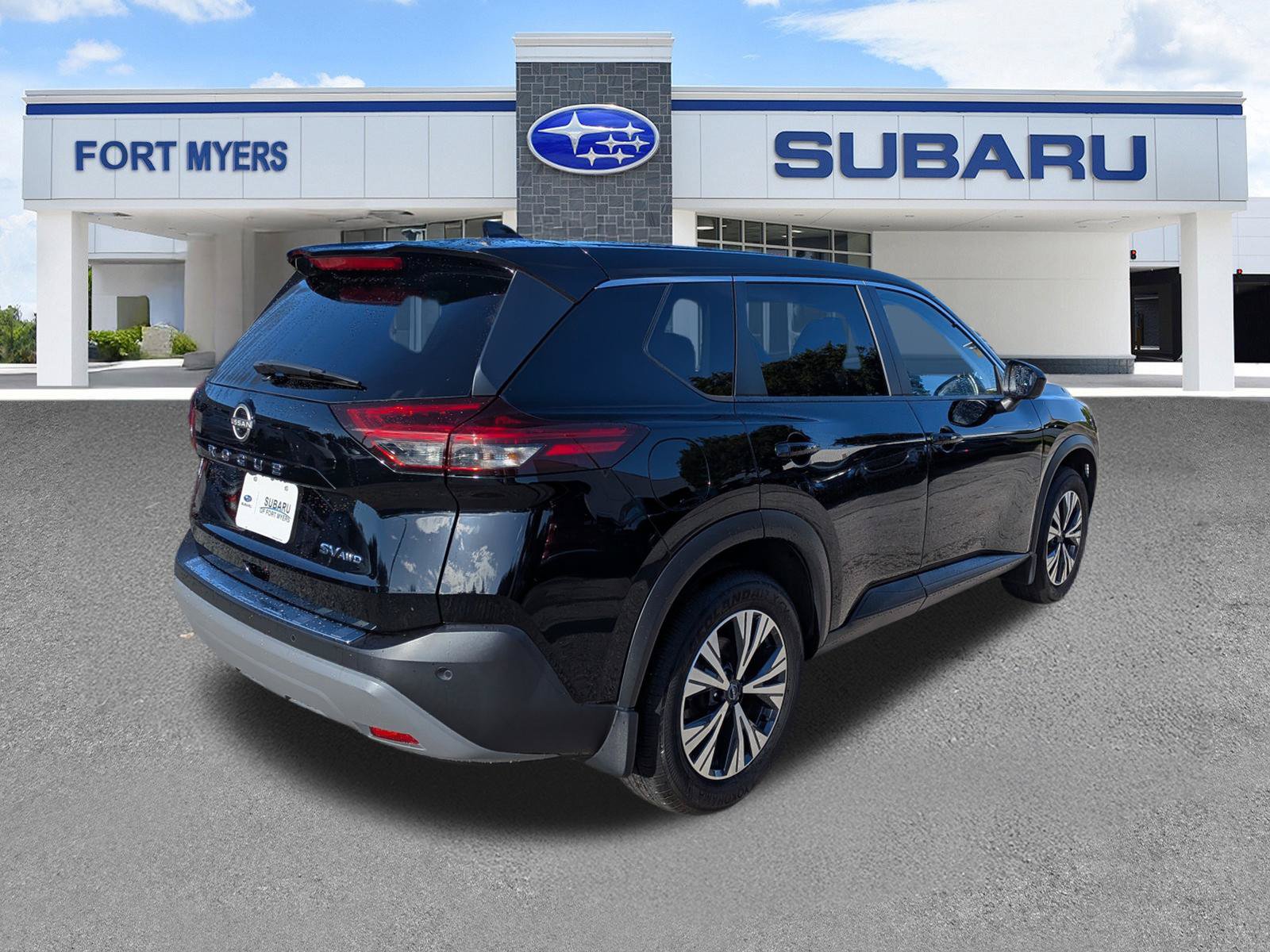 Used 2023 Nissan Rogue SV AWD/4WD image 4
