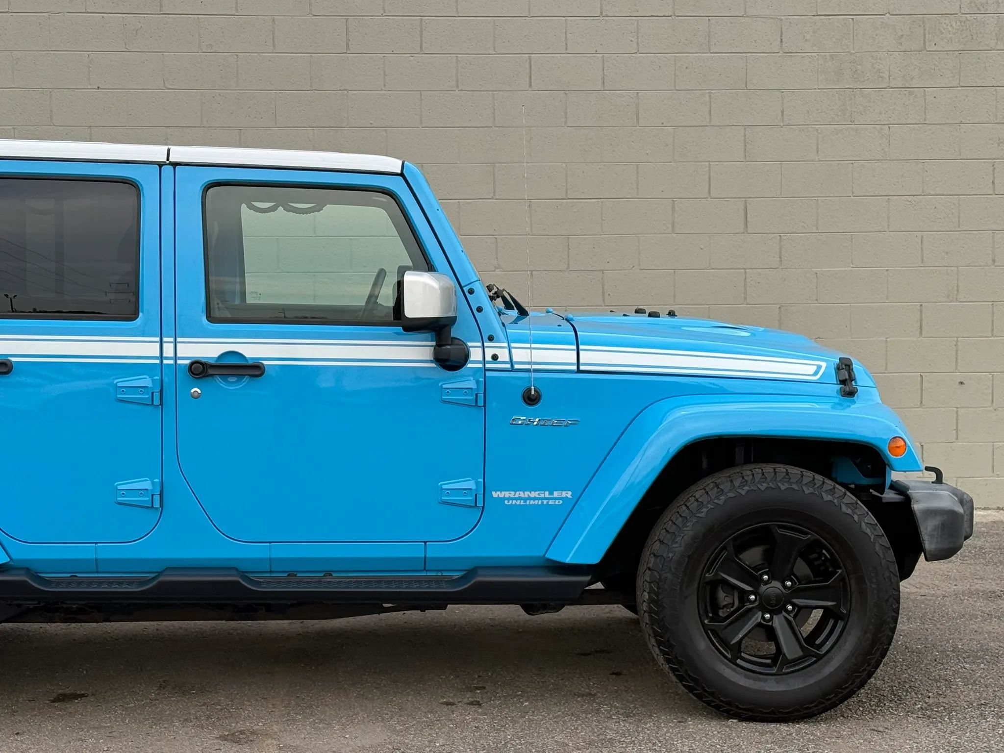 Used 2017 Jeep Wrangler Unlimited Sahara w/ Quick Order Package 23E Chief AWD/4WD image 10