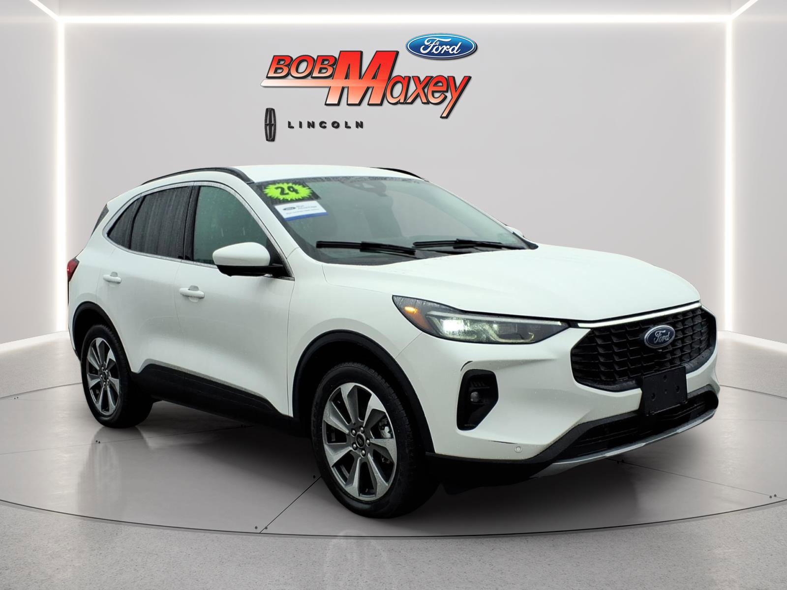 Used 2024 Ford Escape Platinum image 3