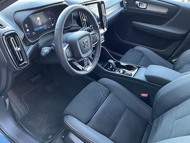 Certified 2025 Volvo XC40 B5 Plus image 16