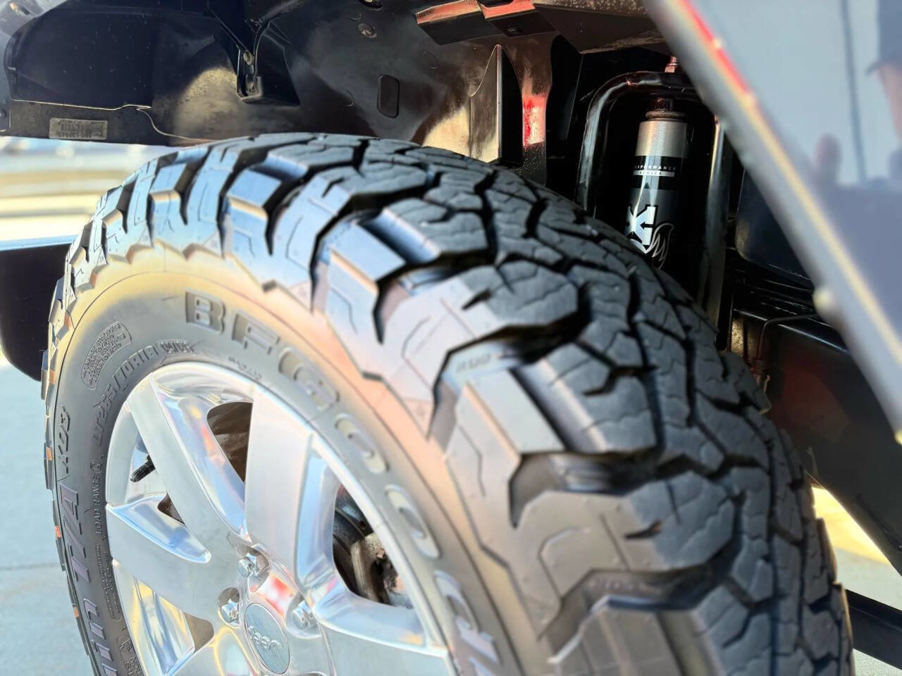 Used 2017 Jeep Wrangler Sahara w/ Connectivity Group image 10