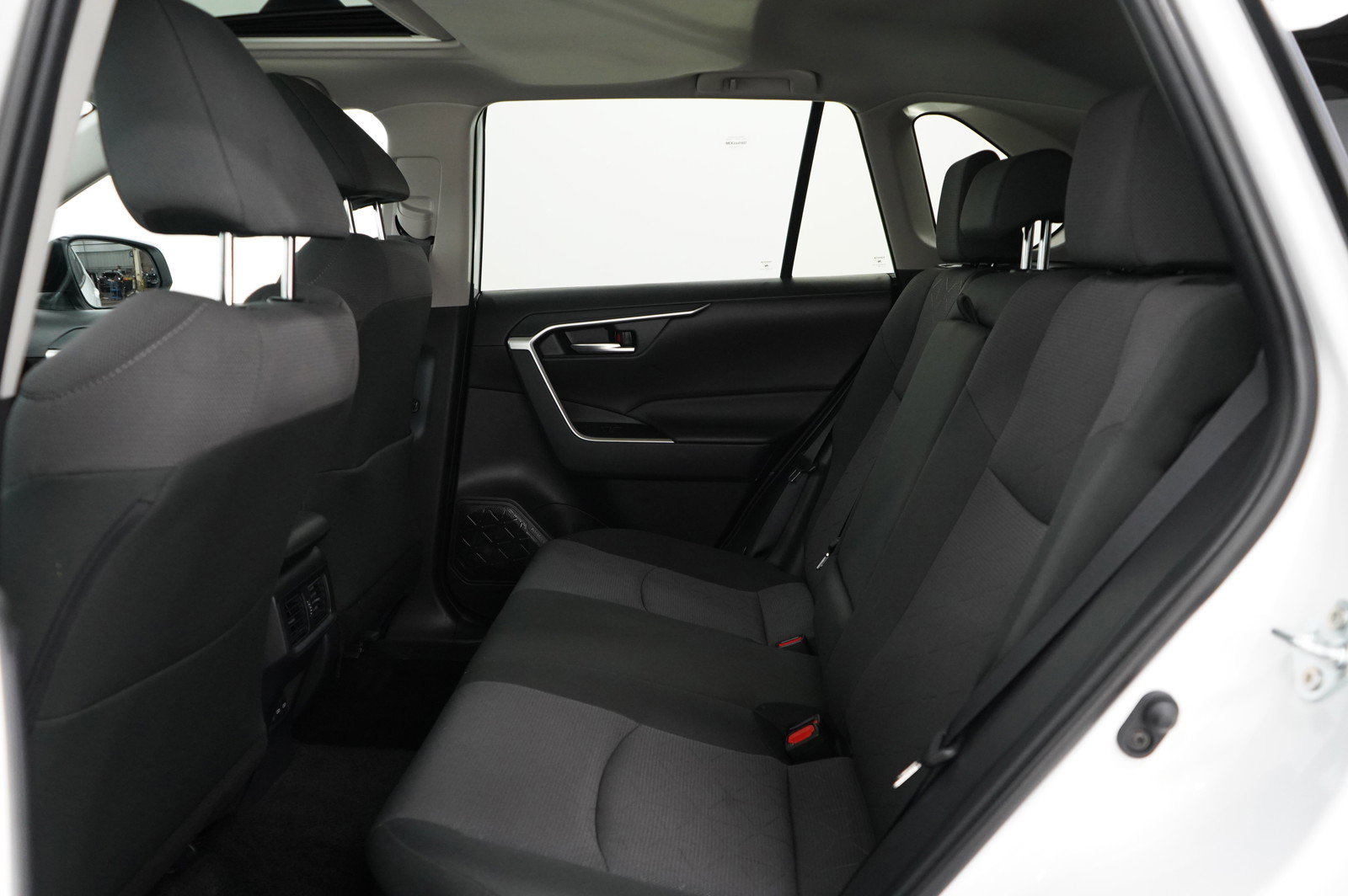 Used 2025 Toyota RAV4 XLE image 15