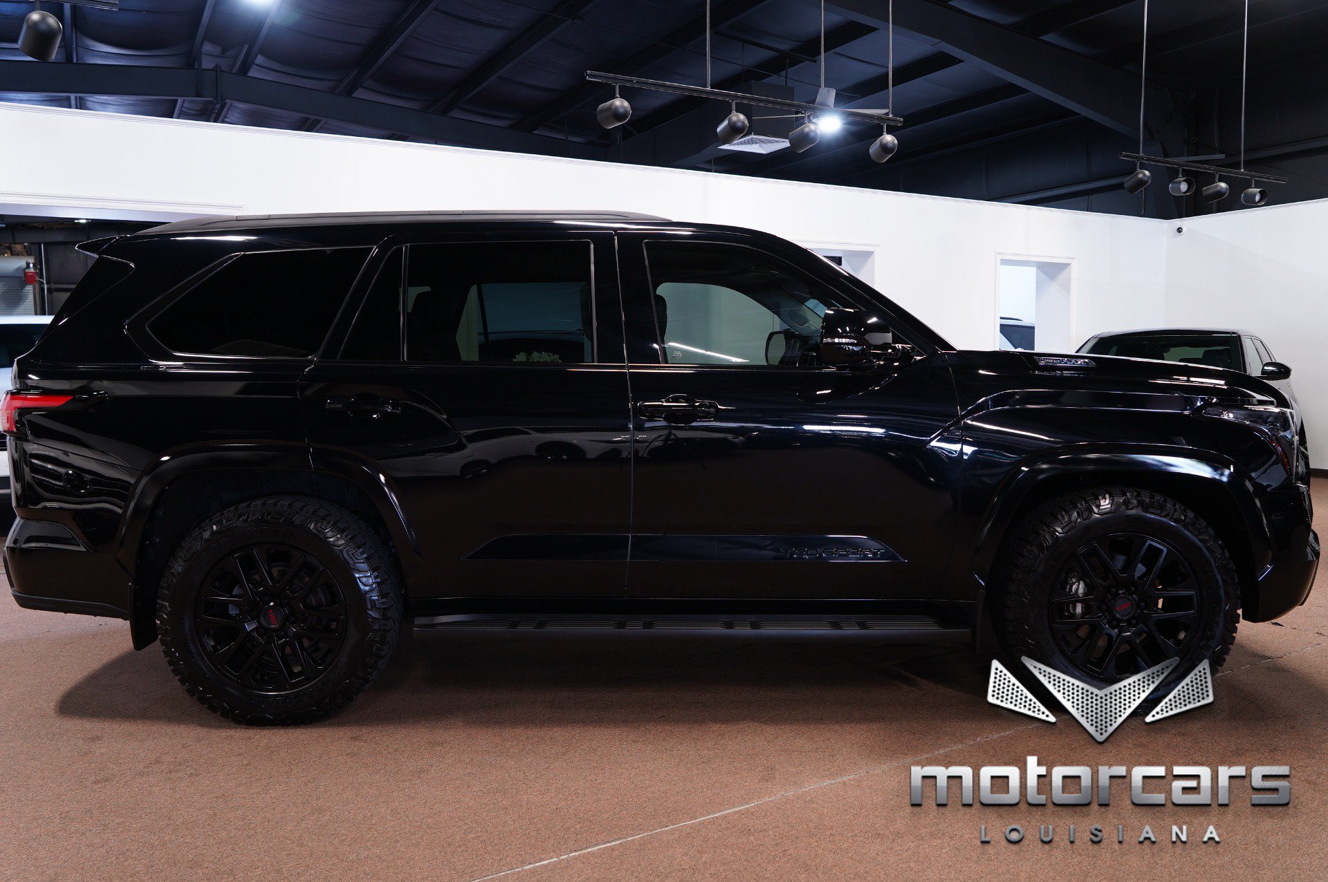 Used 2023 Toyota Sequoia SR5 w/ SR5 Premium Package AWD/4WD image 8