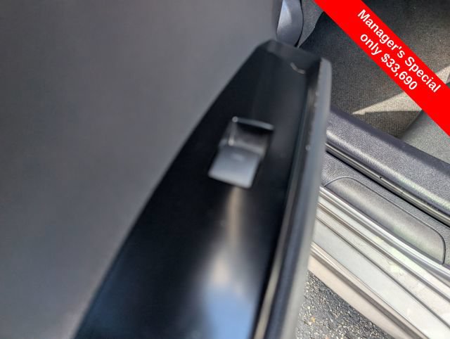Used 2025 Toyota Camry XSE FWD image 12