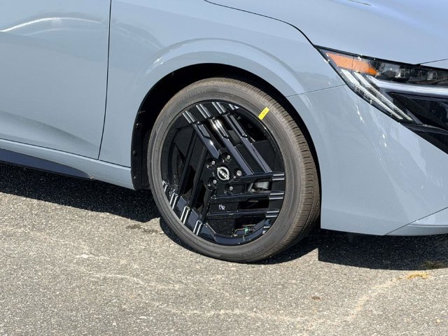 New 2027 Nissan Sentra SR w/ Floor Mat Package FWD image 7