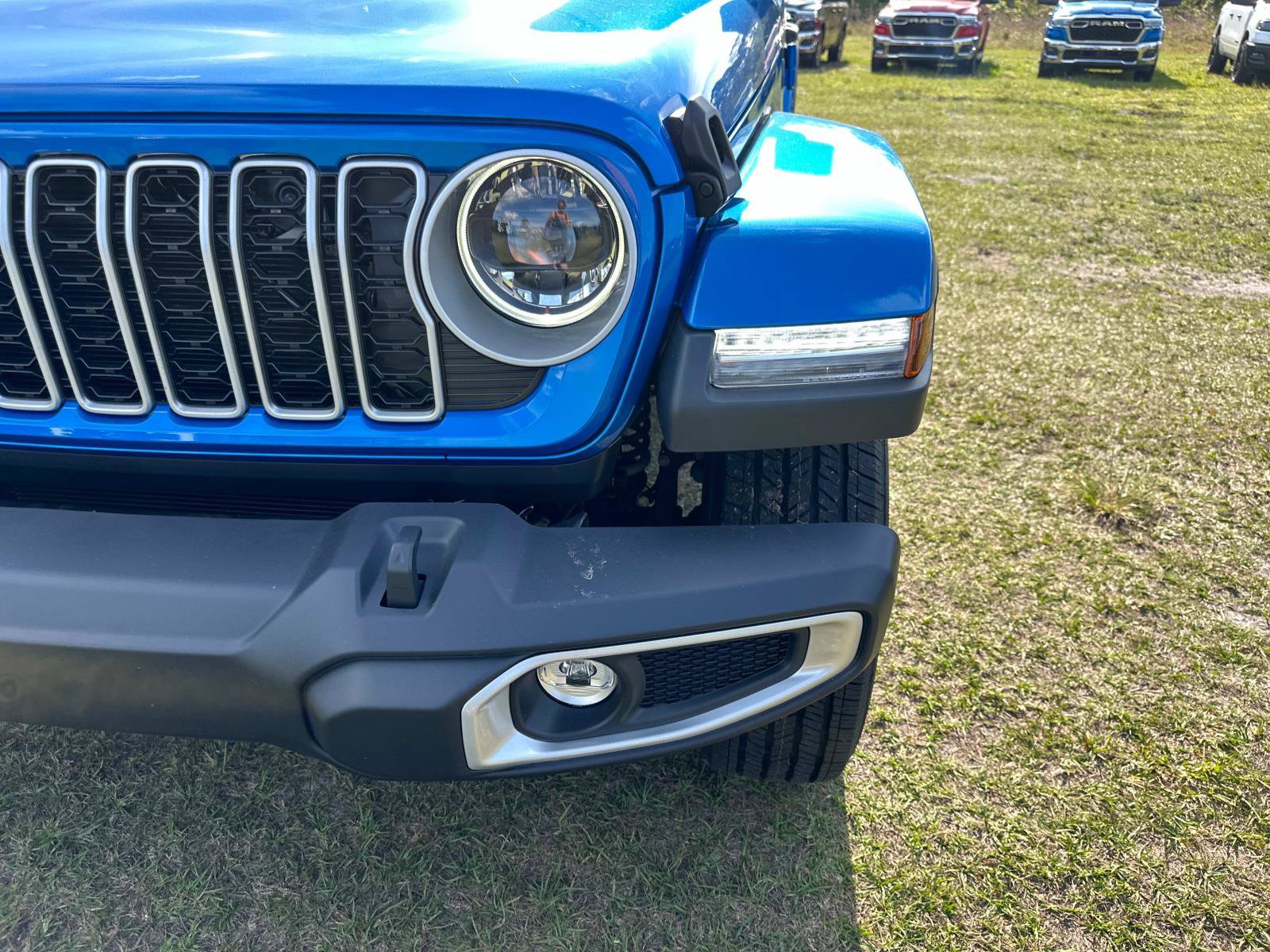 New 2025 Jeep Wrangler Unlimited Sahara AWD/4WD image 9