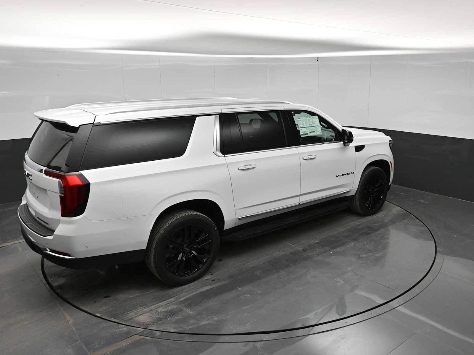 New 2026 GMC Yukon XL Elevation w/ LPO, Elevation Black Package AWD/4WD image 30