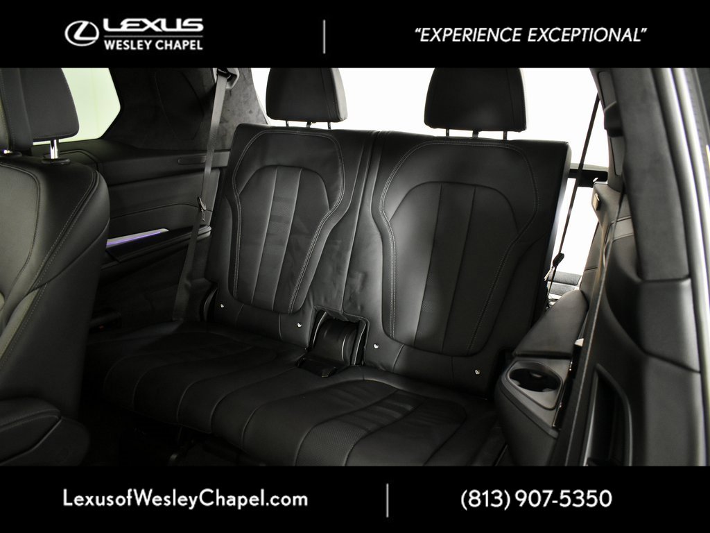Used 2022 BMW X7 M50i w/ Luxury Seating Package image 27