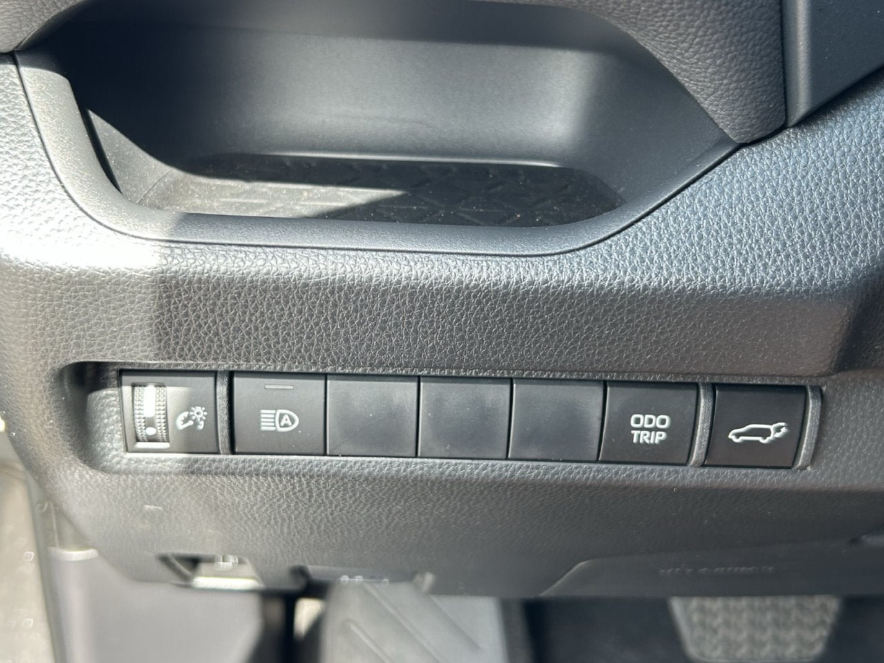 Used 2025 Toyota RAV4 XSE AWD/4WD image 35