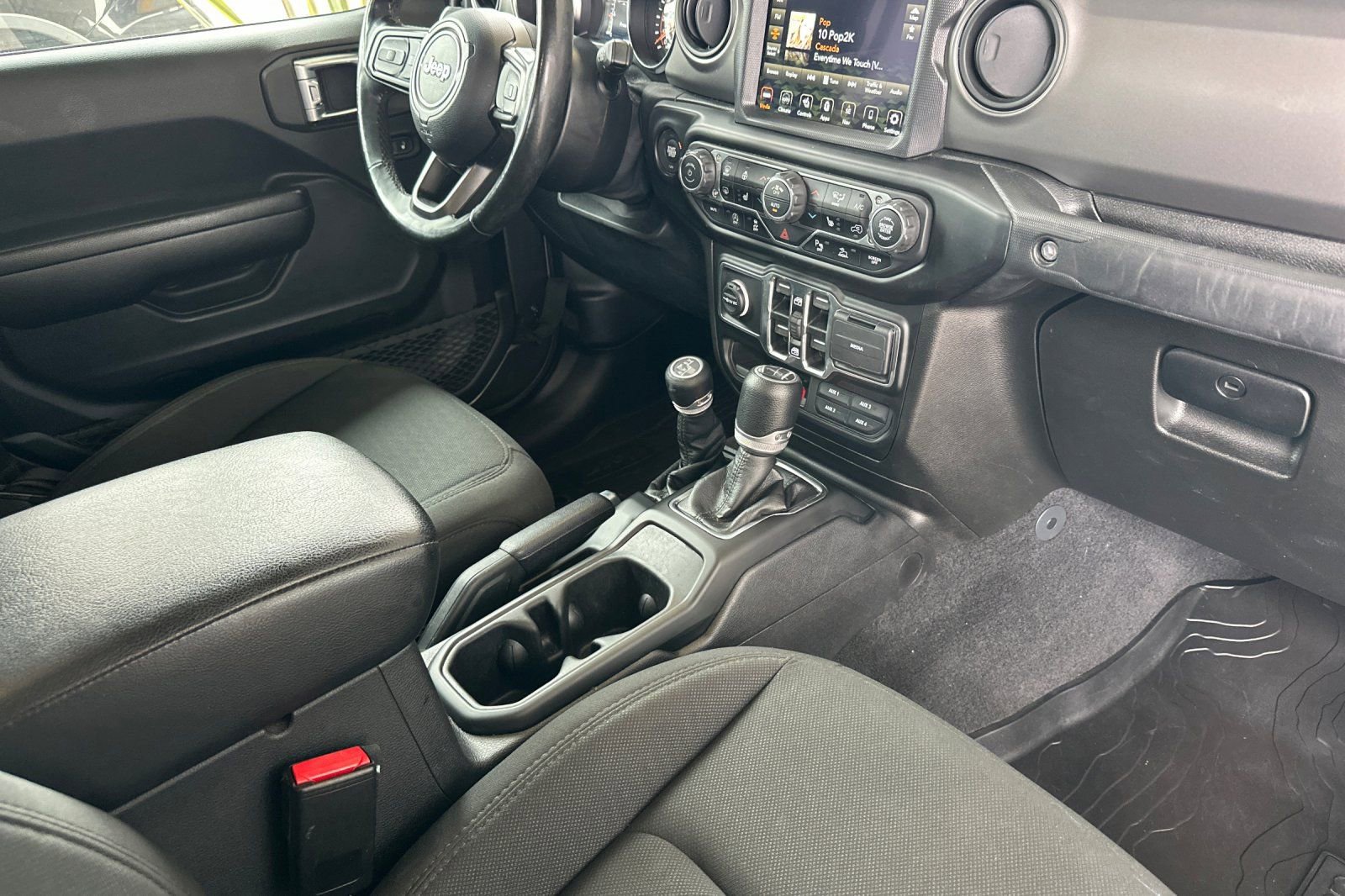Used 2021 Jeep Gladiator Willys image 14