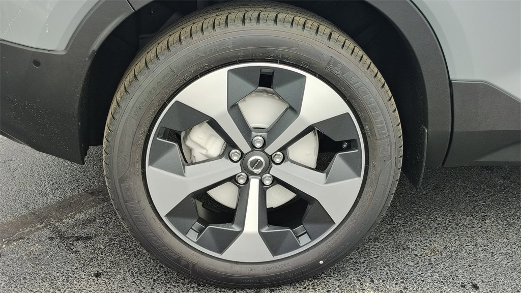 New 2026 Volvo XC40 B5 Plus w/ Climate Package image 28