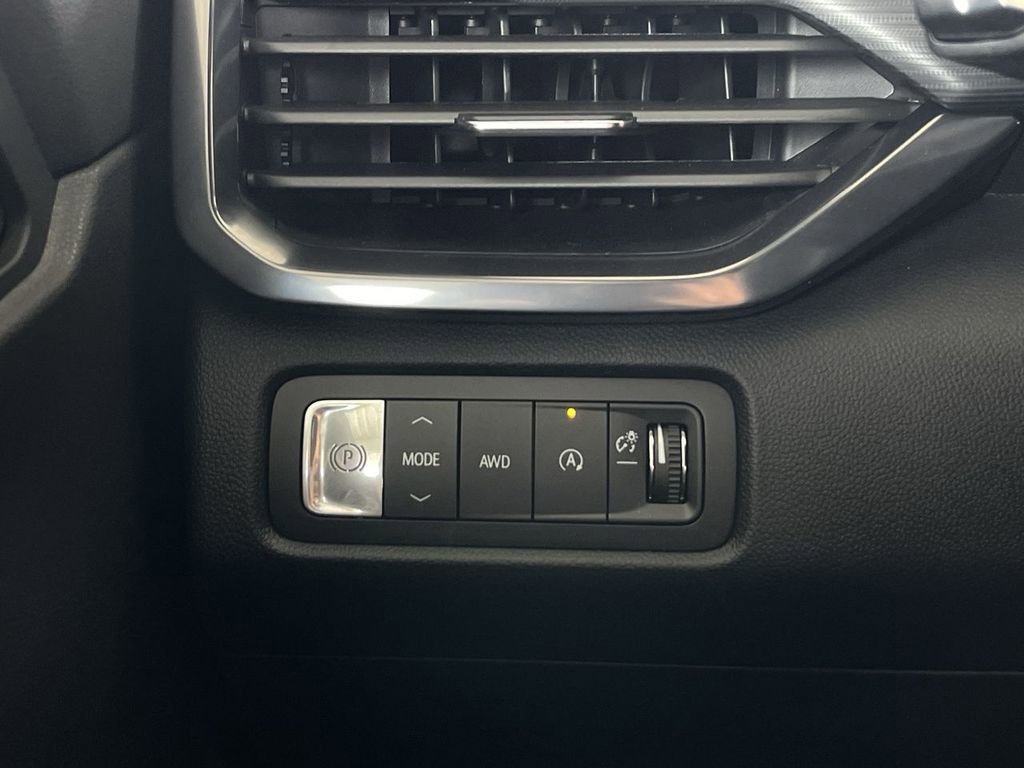 New 2026 GMC Acadia AT4 w/ Luxury Package image 18