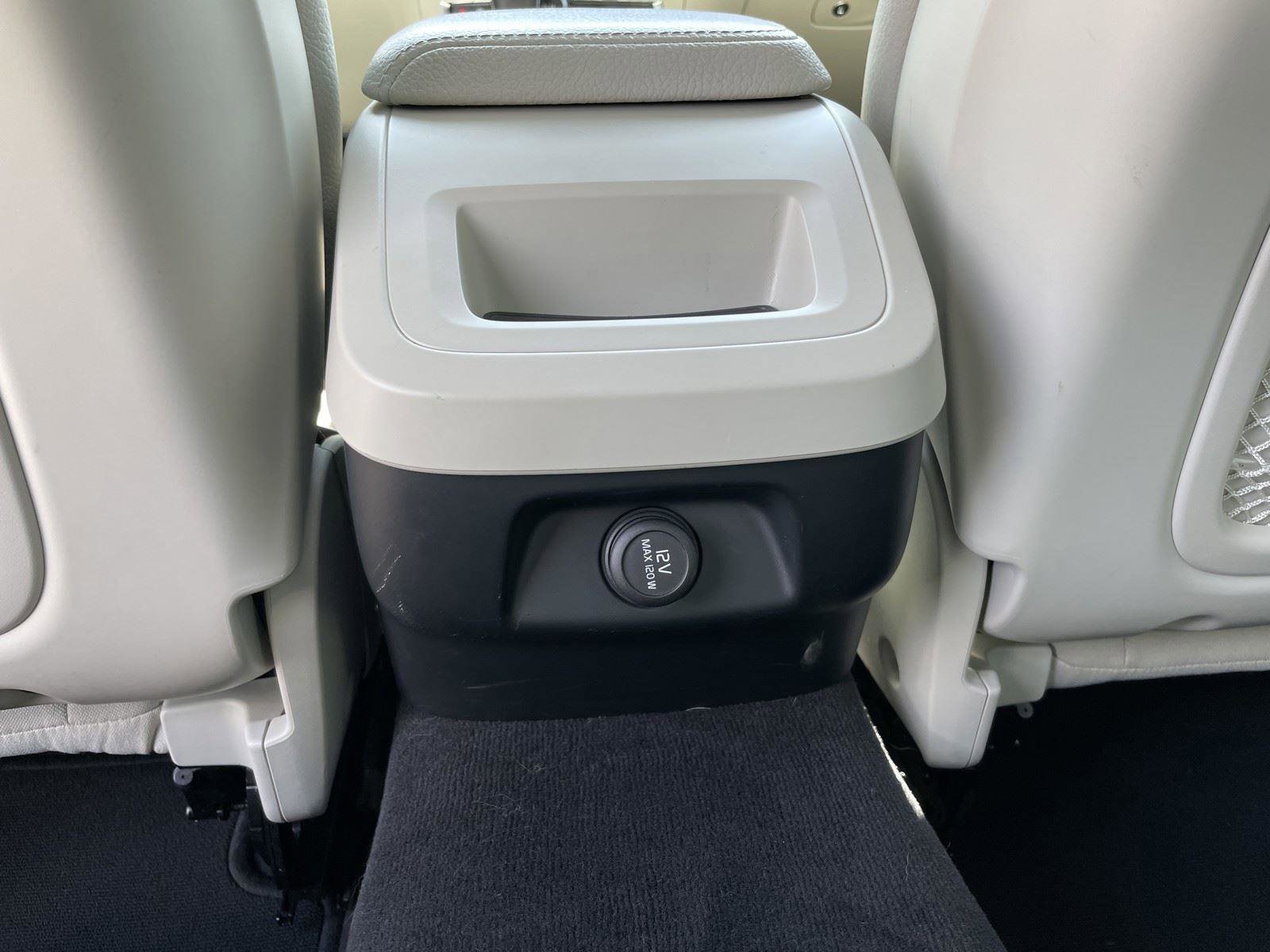 Used 2020 Volvo S60 T6 Momentum image 36