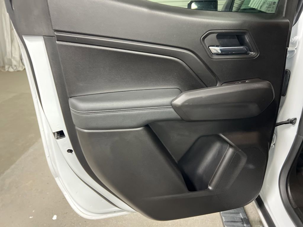 Used 2025 Chevrolet Colorado LT w/ LT Convenience Package image 22