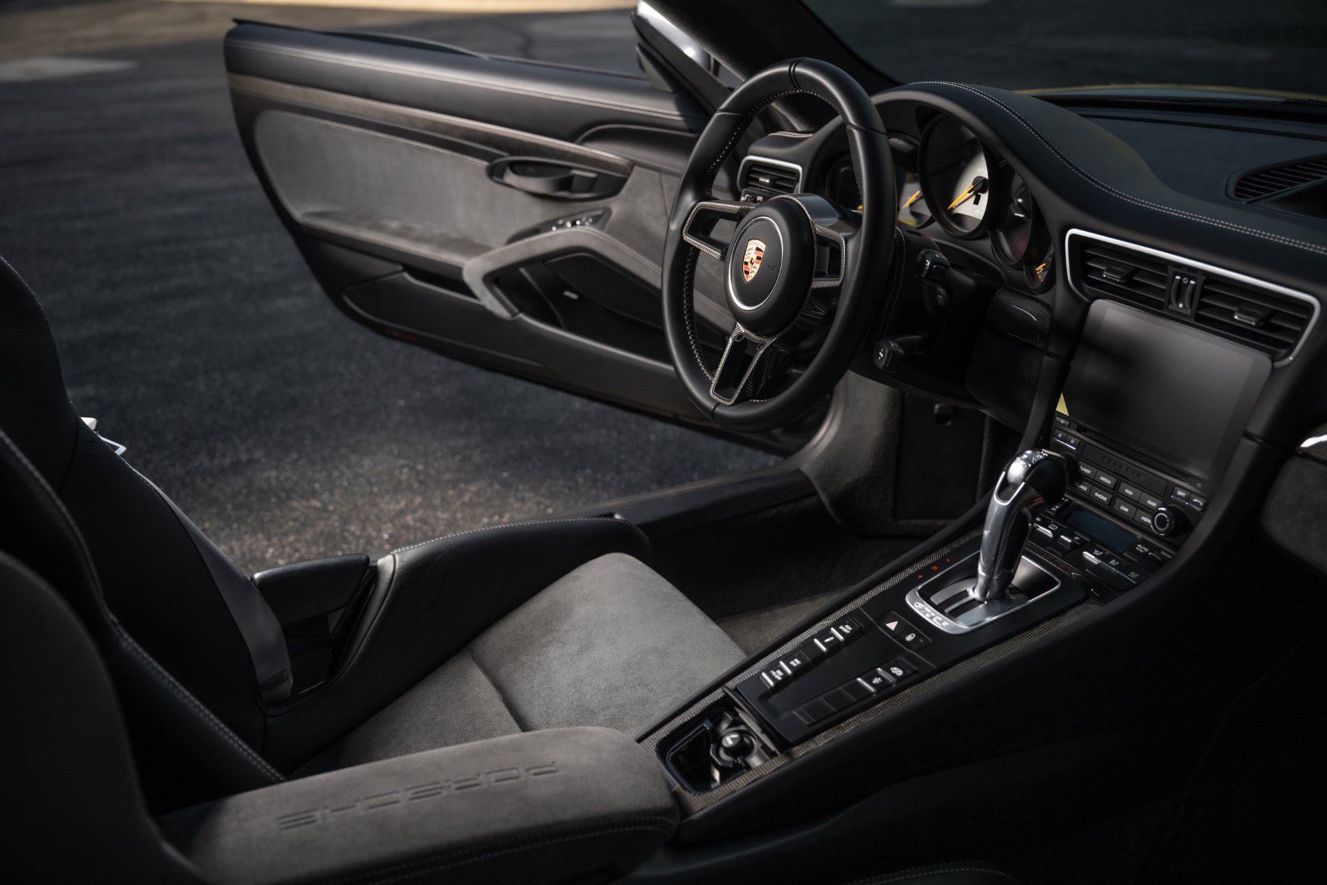 Used 2018 Porsche 911 GT2 RS RWD image 45
