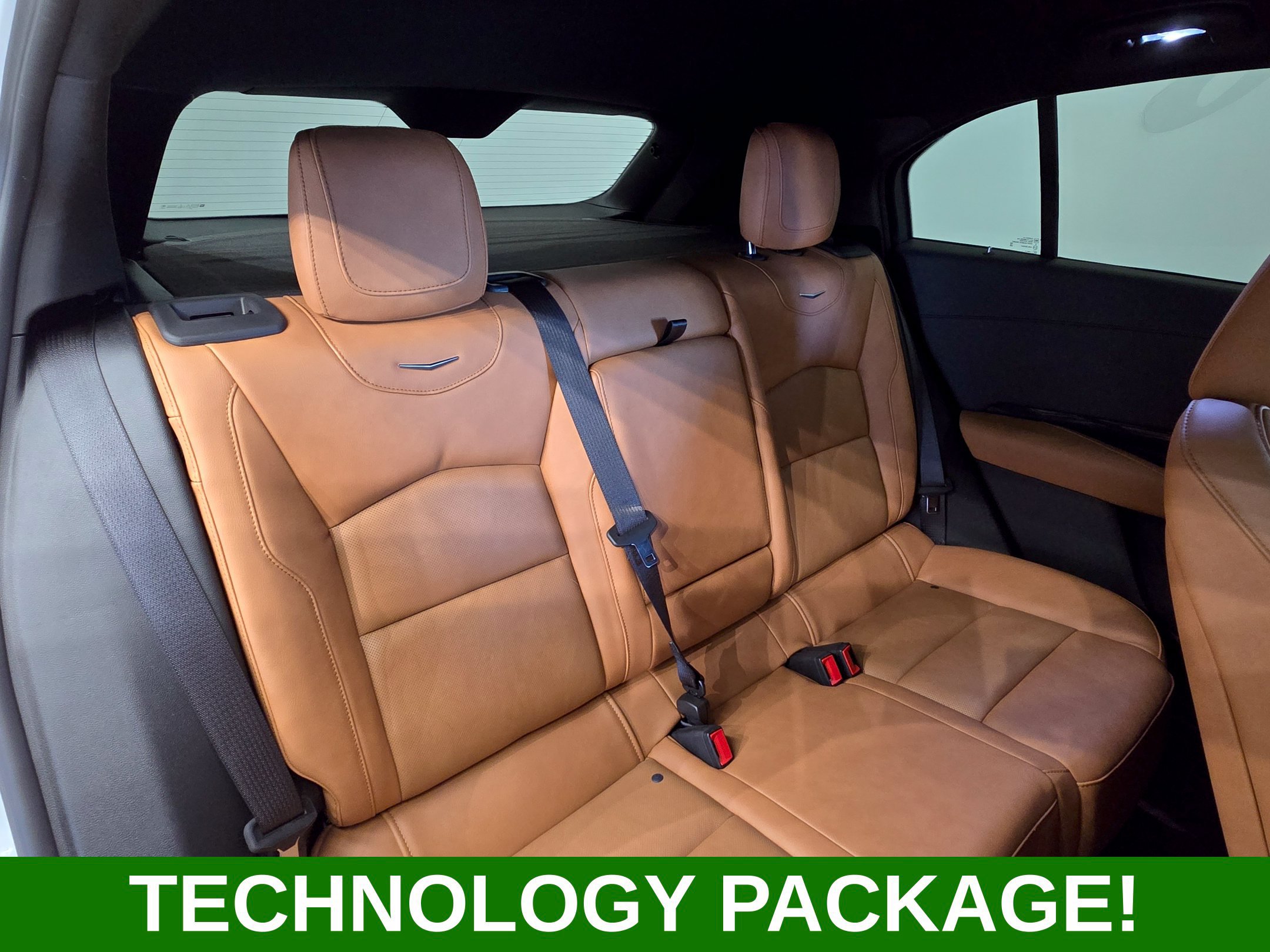 Used 2025 Cadillac XT4 Premium Luxury w/ Technology Package AWD/4WD image 10