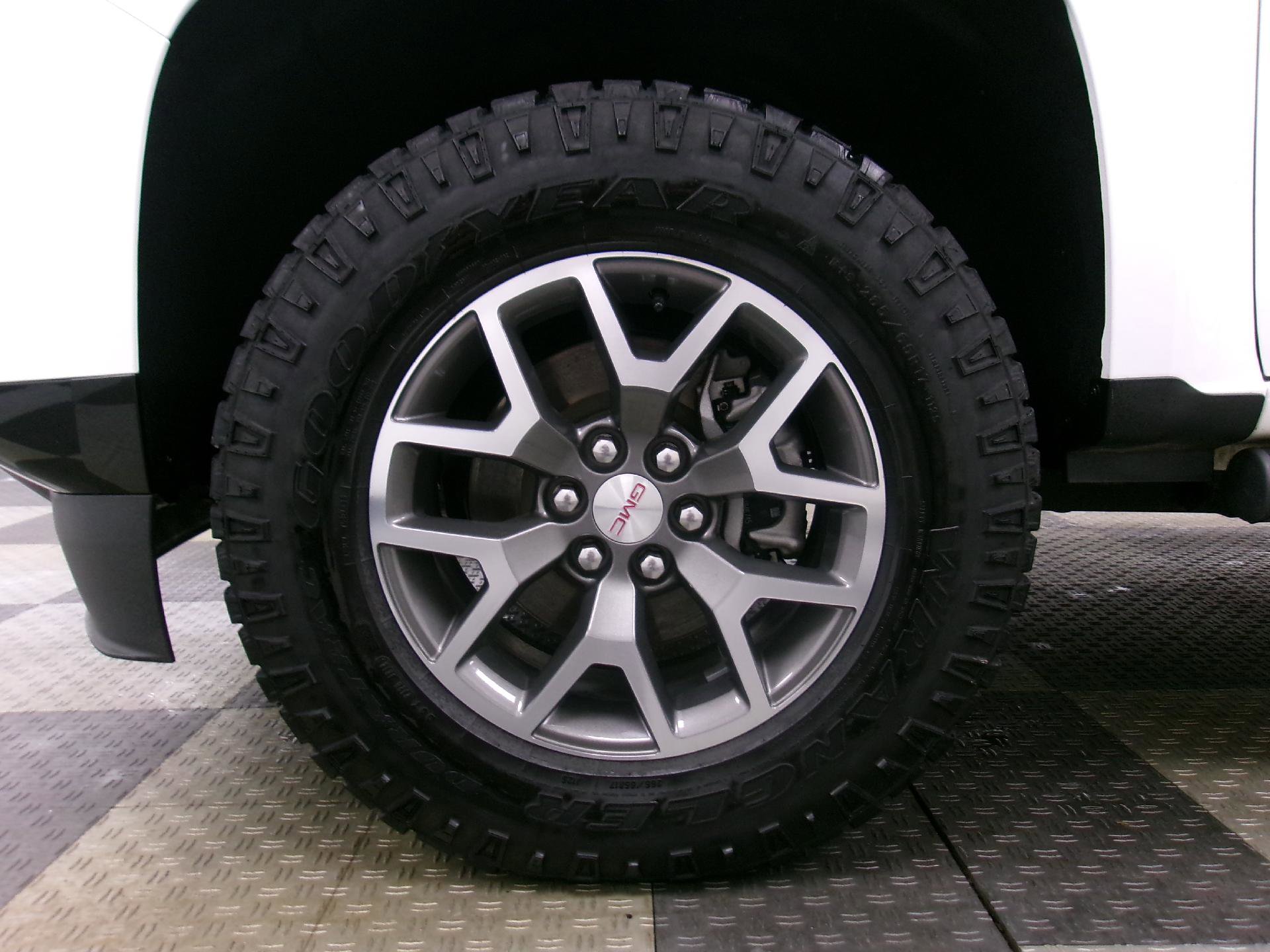 Certified 2021 GMC Canyon AT4 w/ Driver Alert Package AWD/4WD image 17