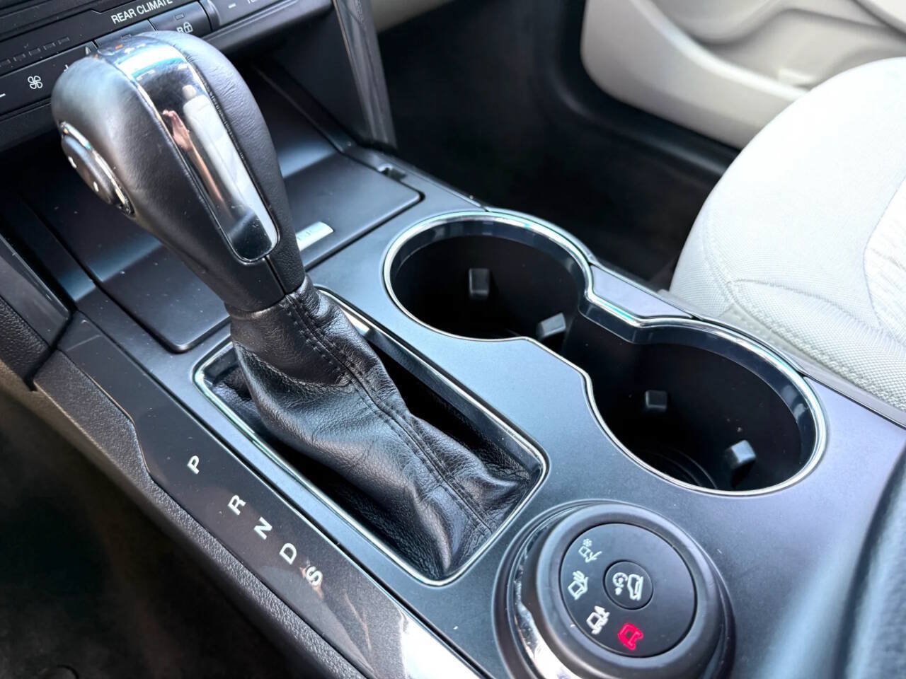 Used 2018 Ford Explorer 4WD image 16
