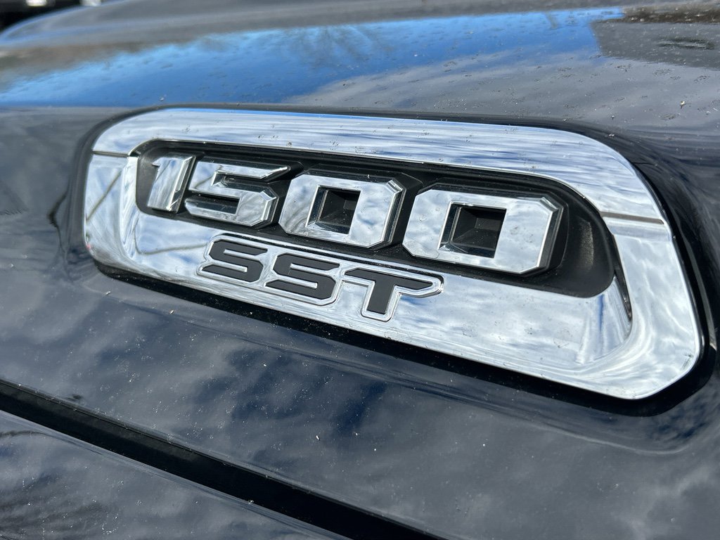 Used 2025 RAM 1500 Big Horn AWD/4WD image 4