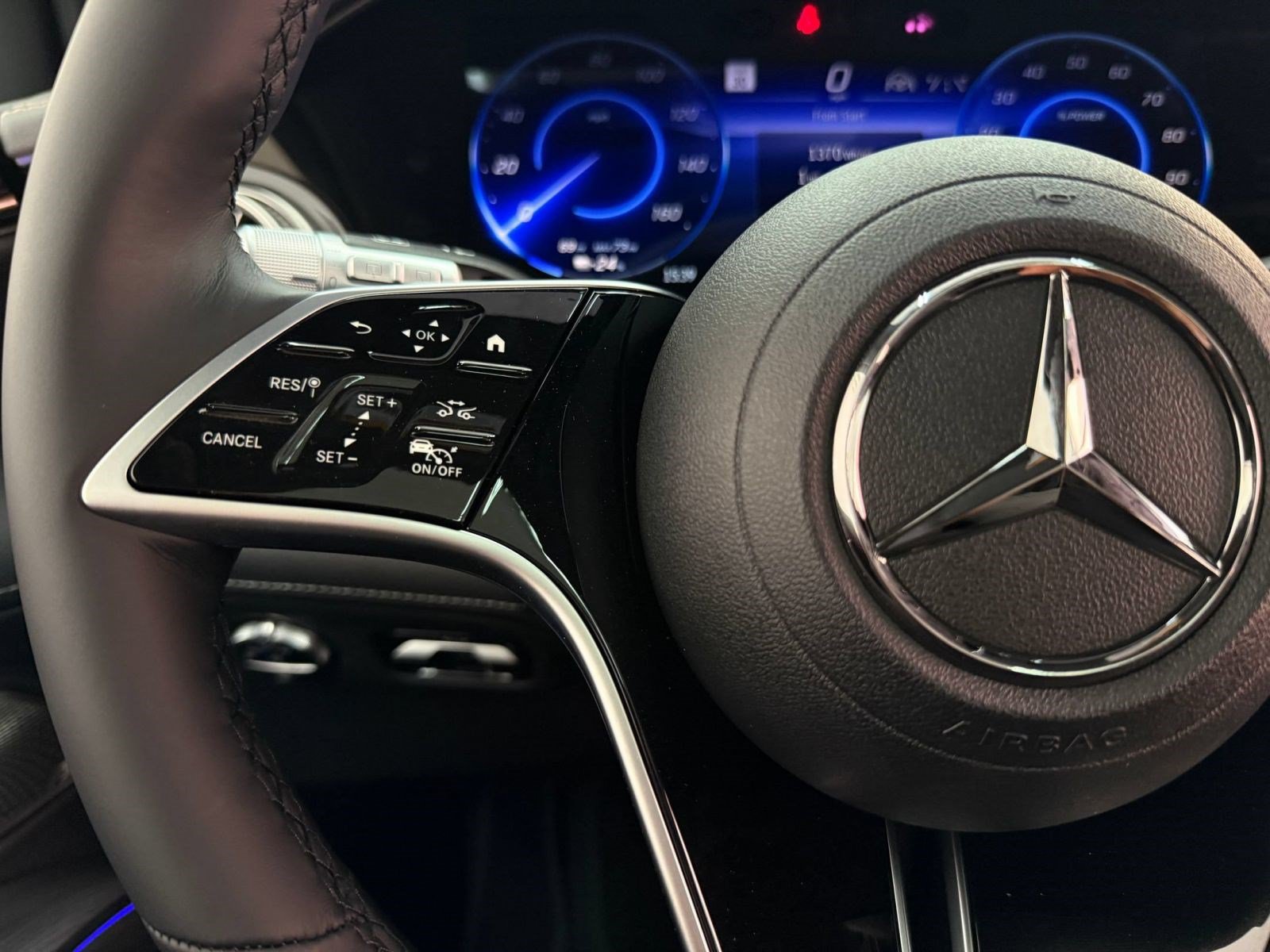 New 2027 Mercedes-Benz EQS 400 4MATIC SUV image 13