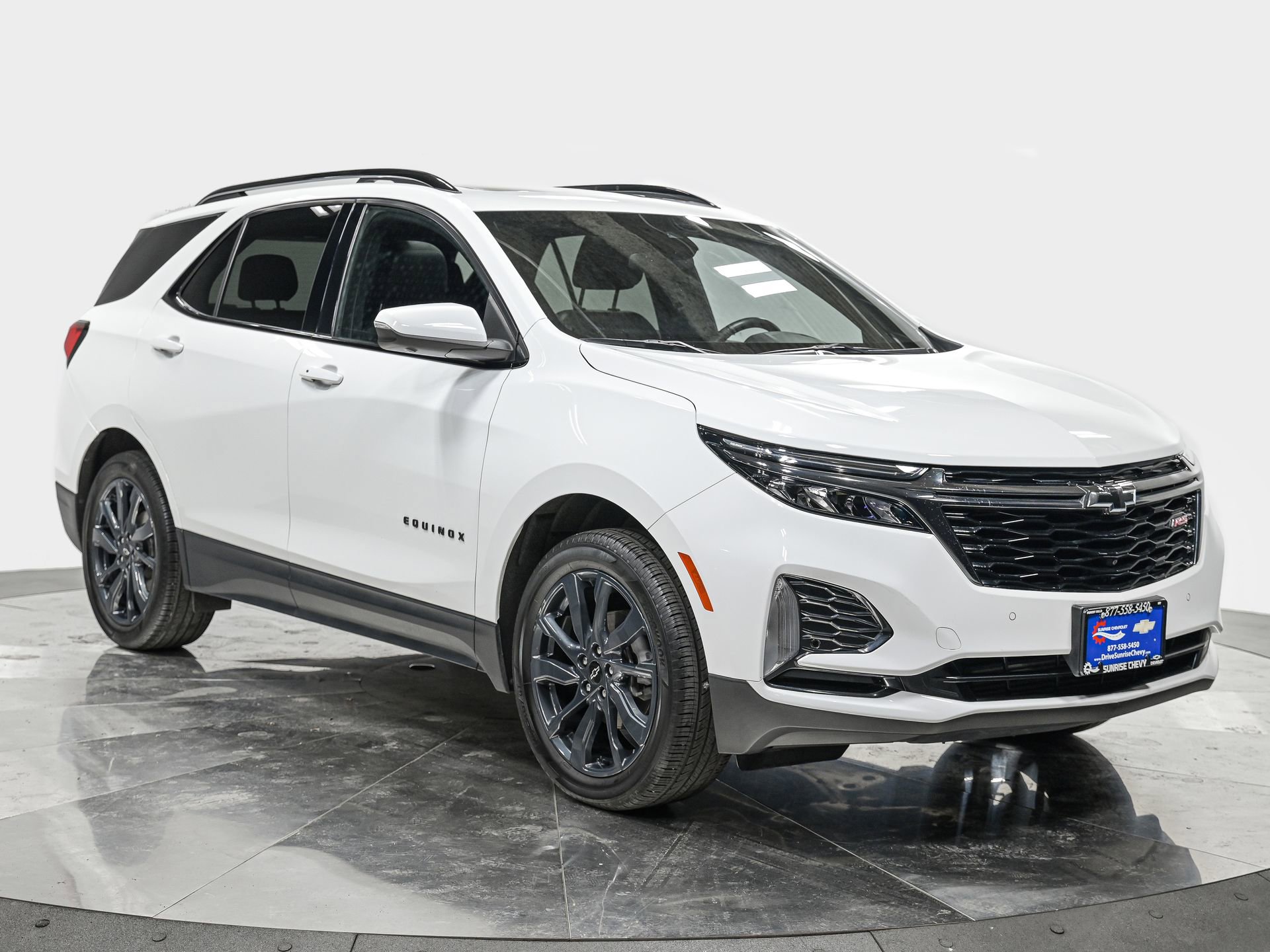 Used 2023 Chevrolet Equinox RS w/ RS Leather Package image 9