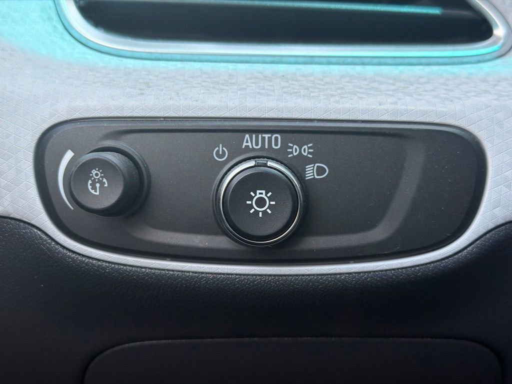 Used 2020 Chevrolet Bolt Premier FWD image 17