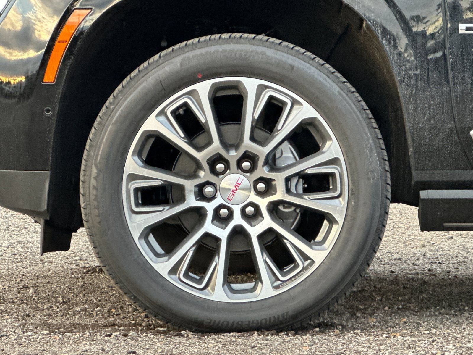 New 2026 GMC Yukon XL Denali w/ Sun & Power Step Package AWD/4WD image 27