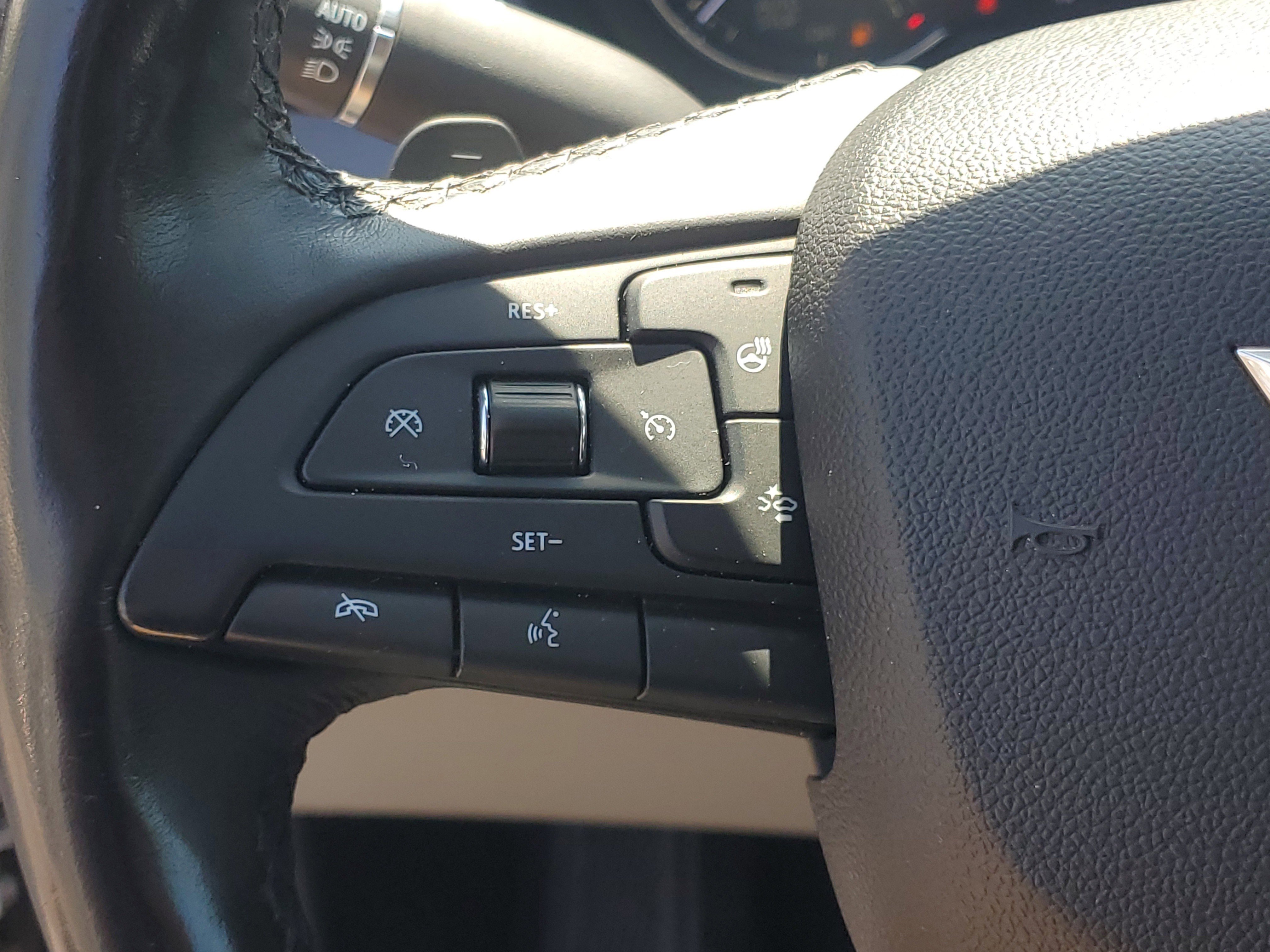 Used 2019 Cadillac XT4 Premium Luxury FWD image 23